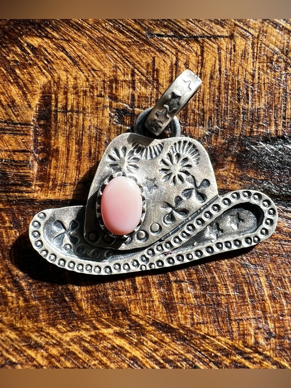 Sterling Silver Queen Conch Cowboy Hat Pendant